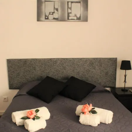 Casas & Papeis T-4 Apartamento Armação de Pêra